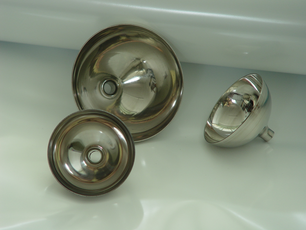 趙景謙的板料旋壓成型技術(shù)蜚聲海內(nèi)外(圖3) 趙景謙的板料旋壓成型技術(shù)蜚聲海內(nèi)外(圖3)